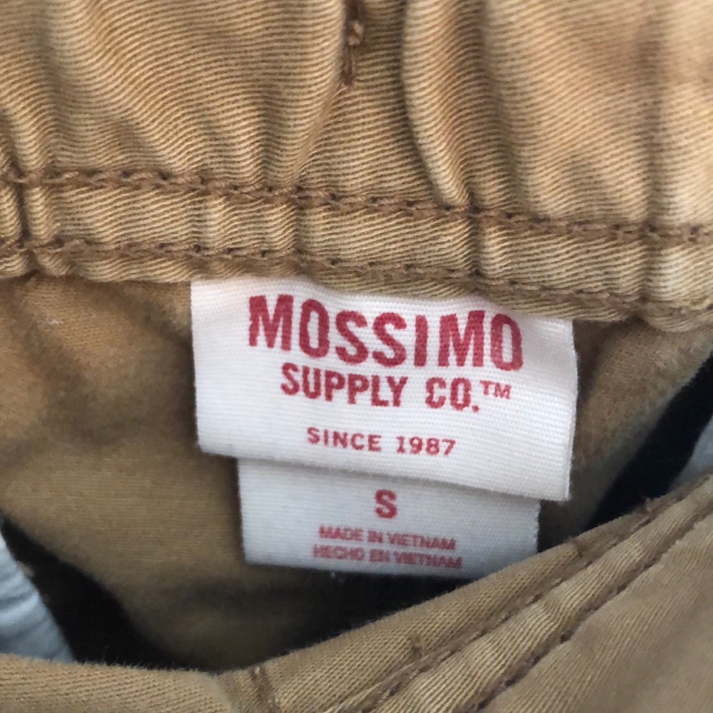 Mossimo Shorts - Picture 2 of 5